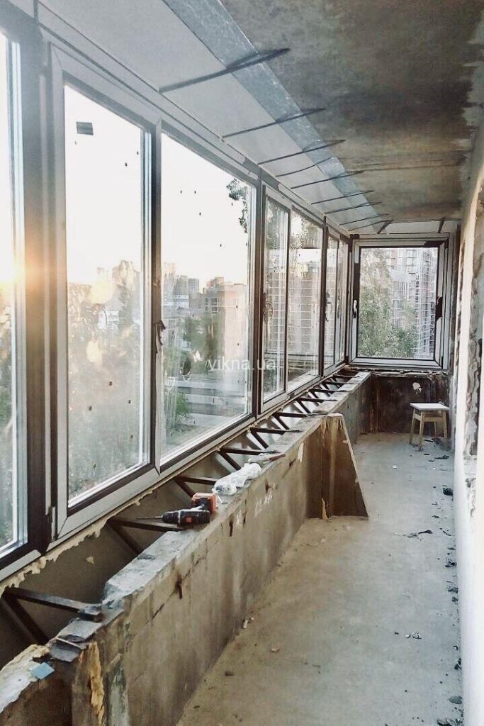 черные окна rehau