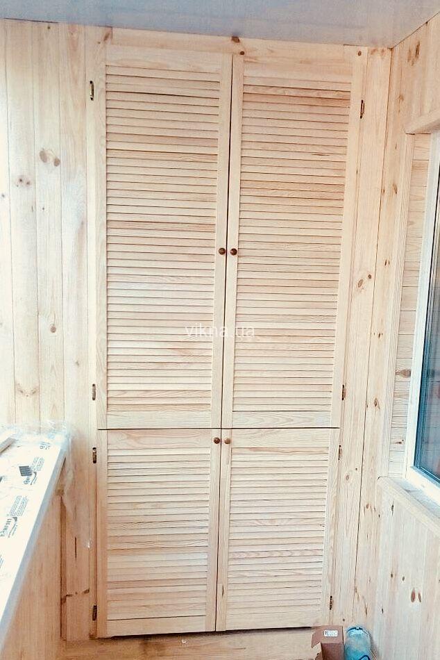 шкаф на балконе