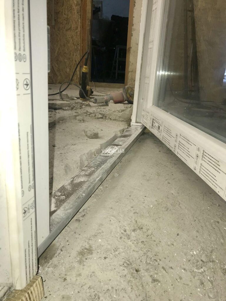 входные пластиковые двери koning