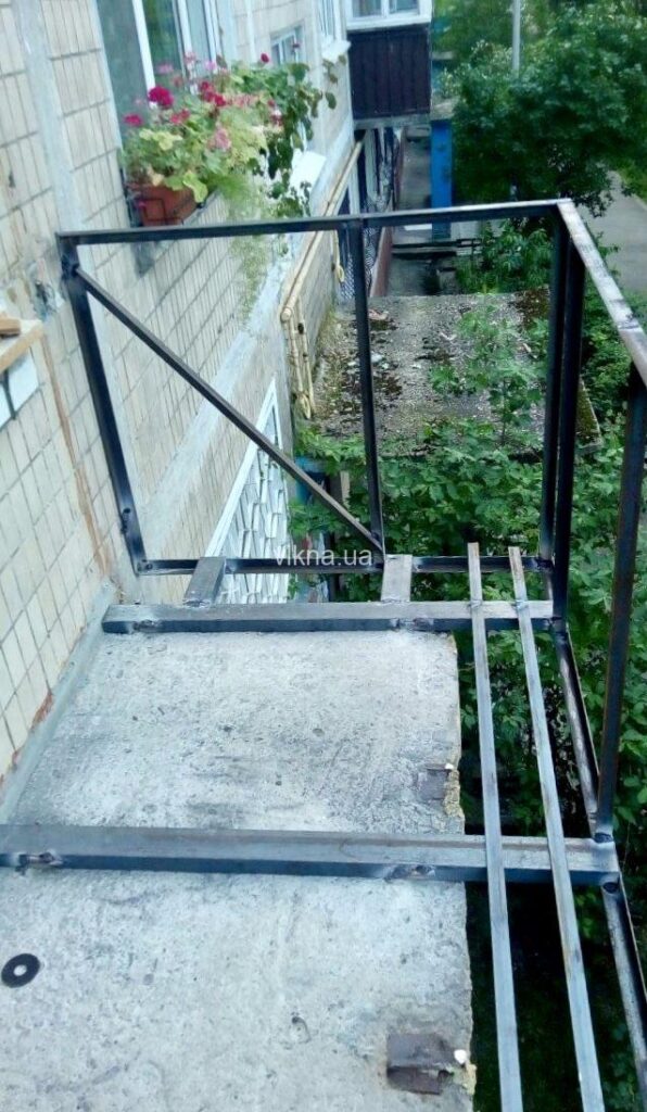 вынос балкона по плите