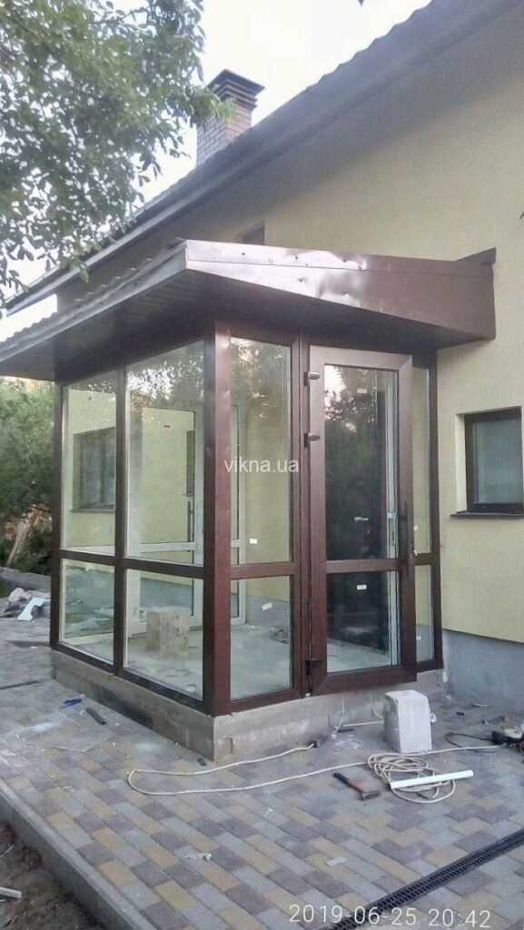 веранда с крышей