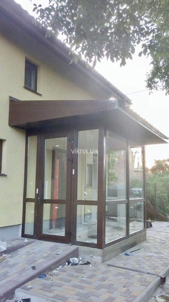 веранда с крышей