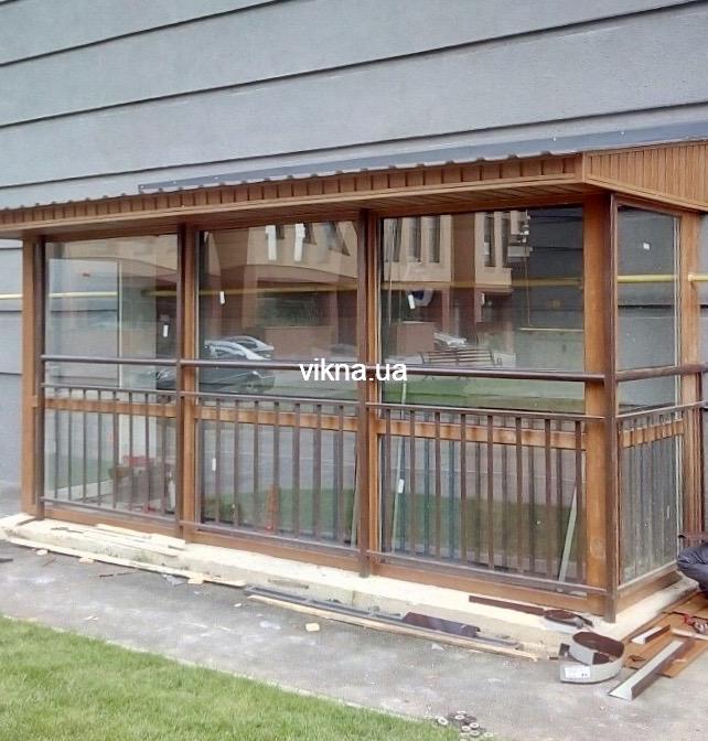 тамбур пристройка ка магазину из металлопластиковых окон