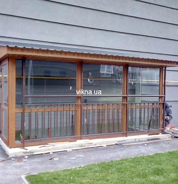тамбур пристройка ка магазину из металлопластиковых окон